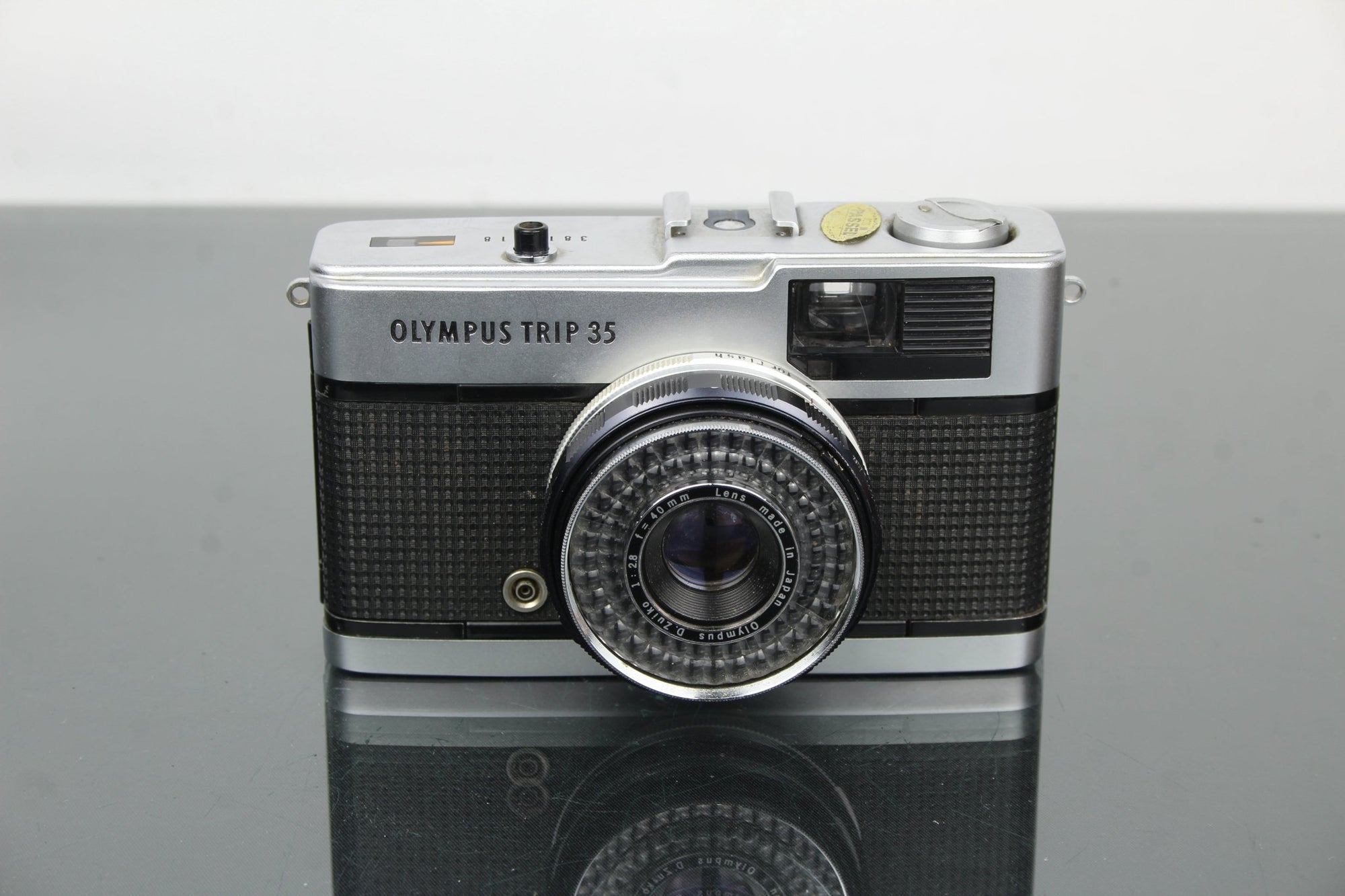 Olympus Trip 35 - Dutch|Thrift