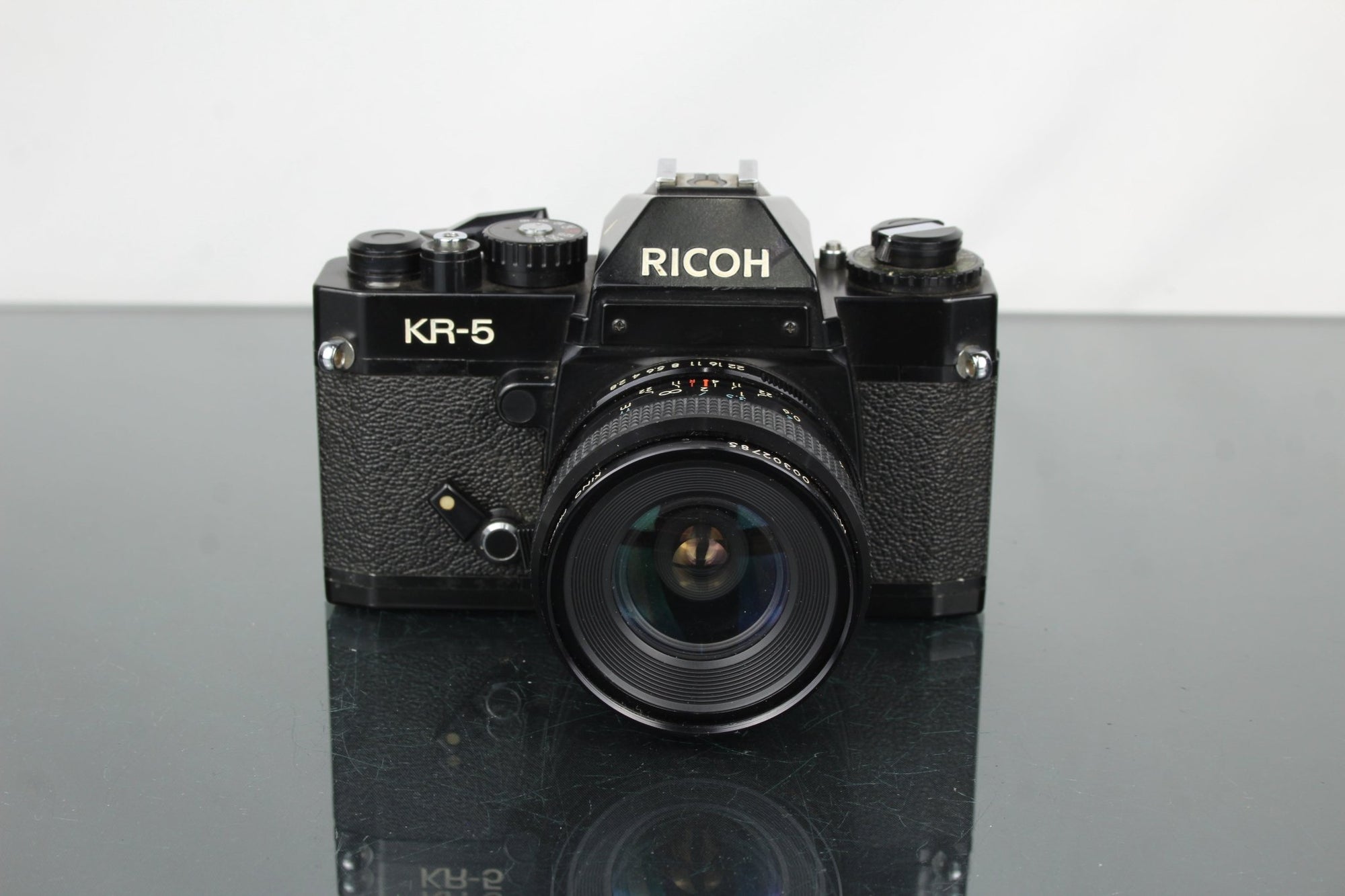 Ricoh KR - 5 + Kiron 28mm f/2.8 lens - Dutch|Thrift