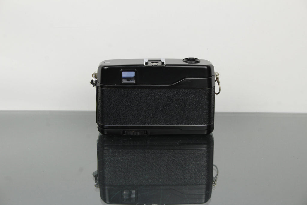 Yashica ME 1