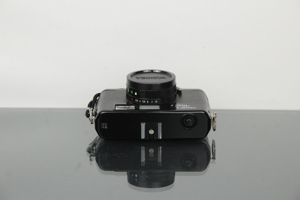 Yashica ME 1