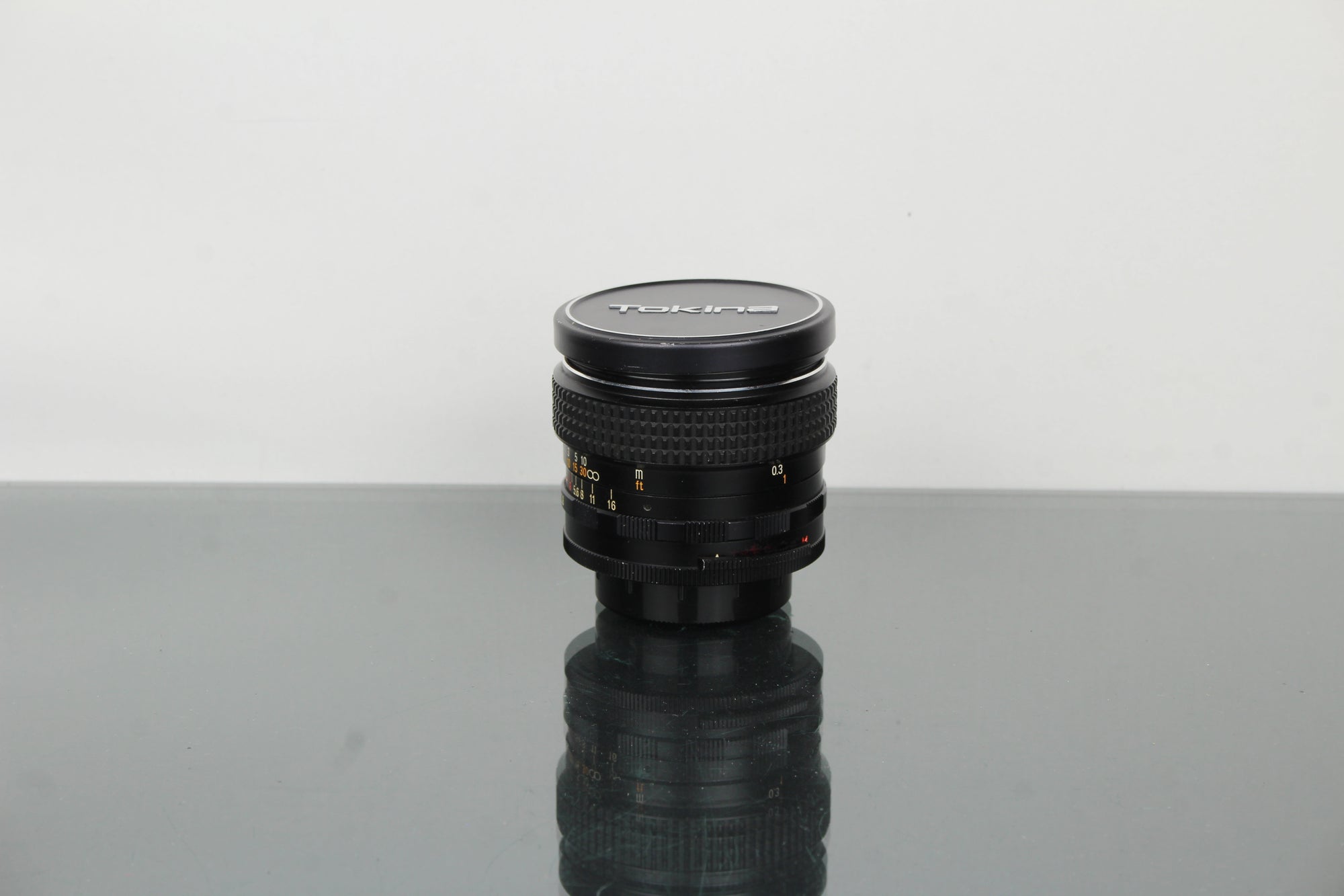 Tokina Leathan-Auoto 1:2.8 f=28mm M42 Sceitheadh