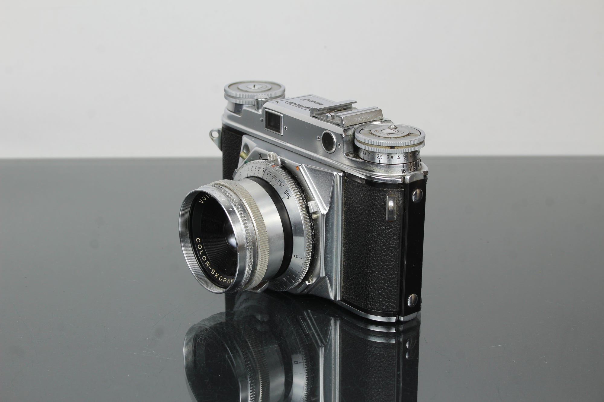 Voigtlander Prominent + 50mm f/1.5 Nokton lionsa