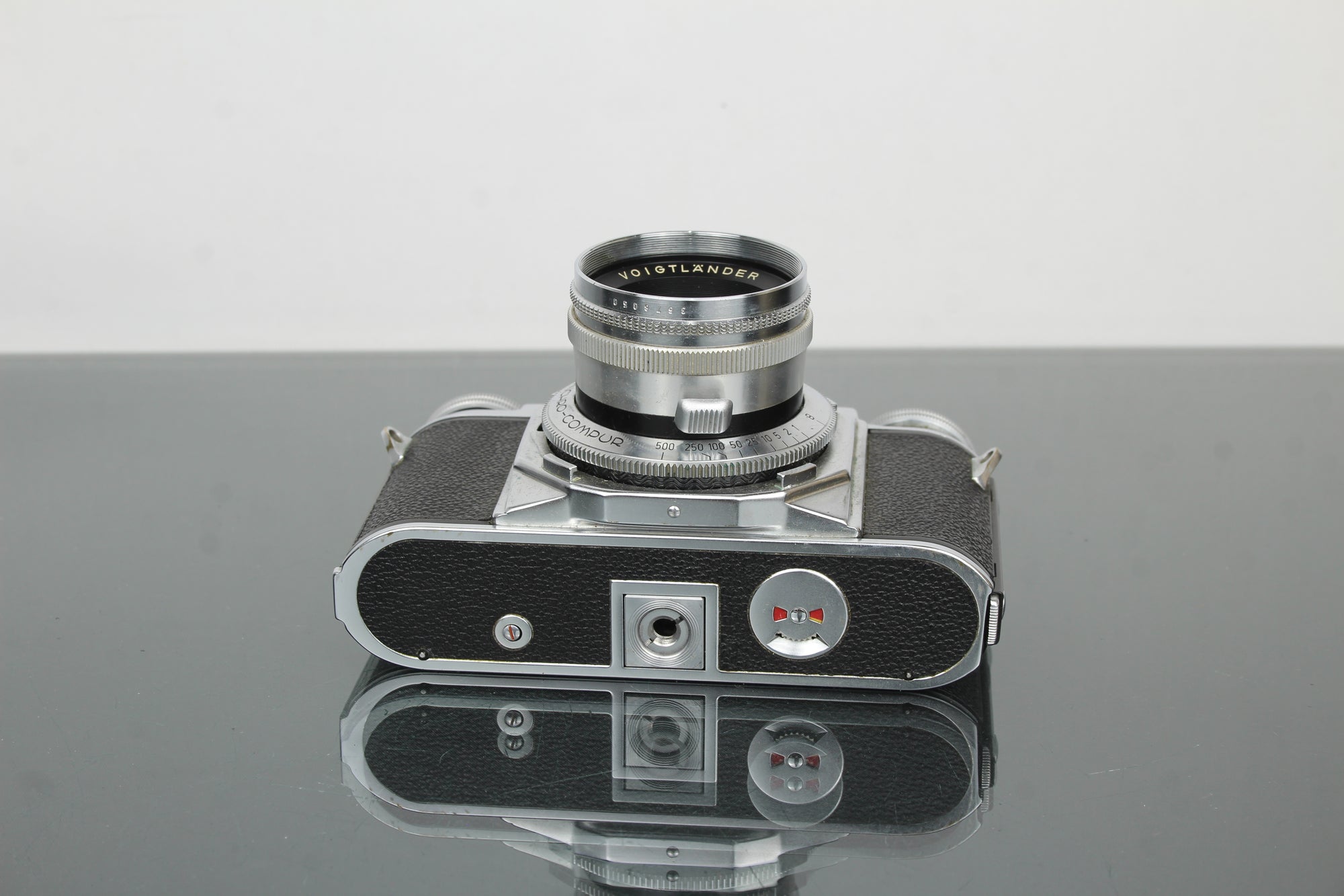 Voigtlander Prominent + 50mm f/1.5 Nokton lionsa
