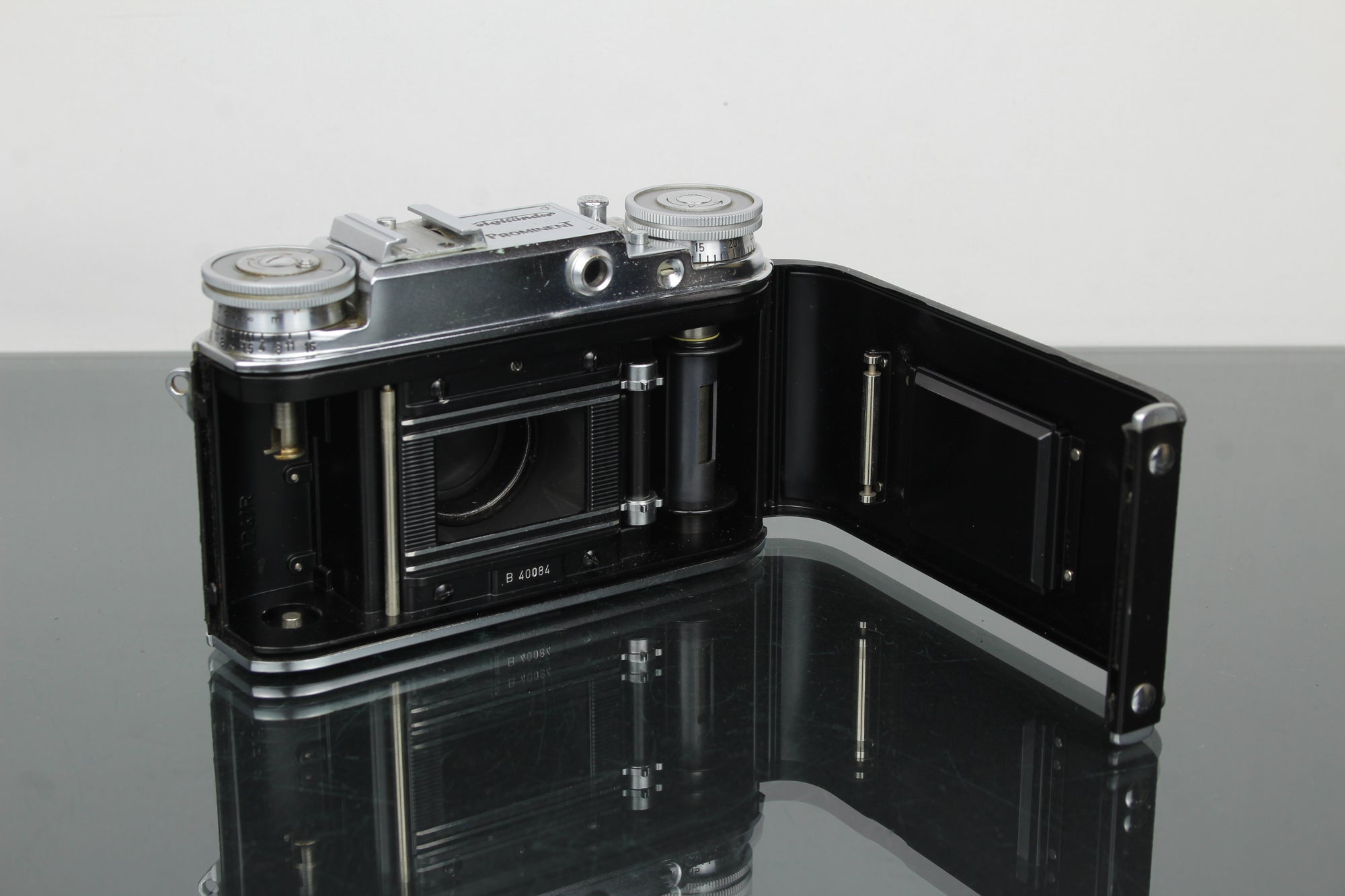 Voigtlander Prominent + 50mm f/1.5 Nokton lionsa