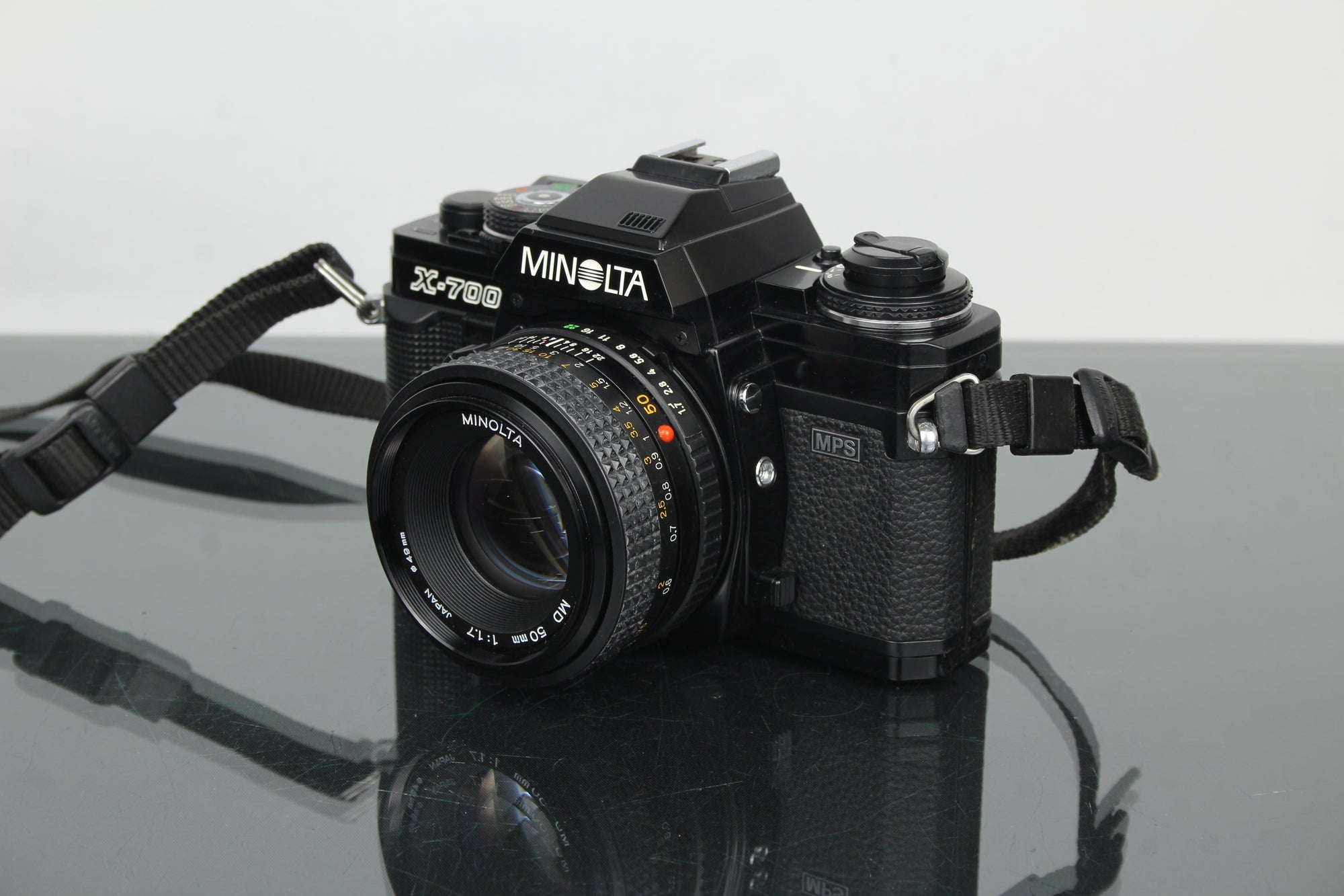 Minolta X-700 + lionsa MD 50mm 1:1.7