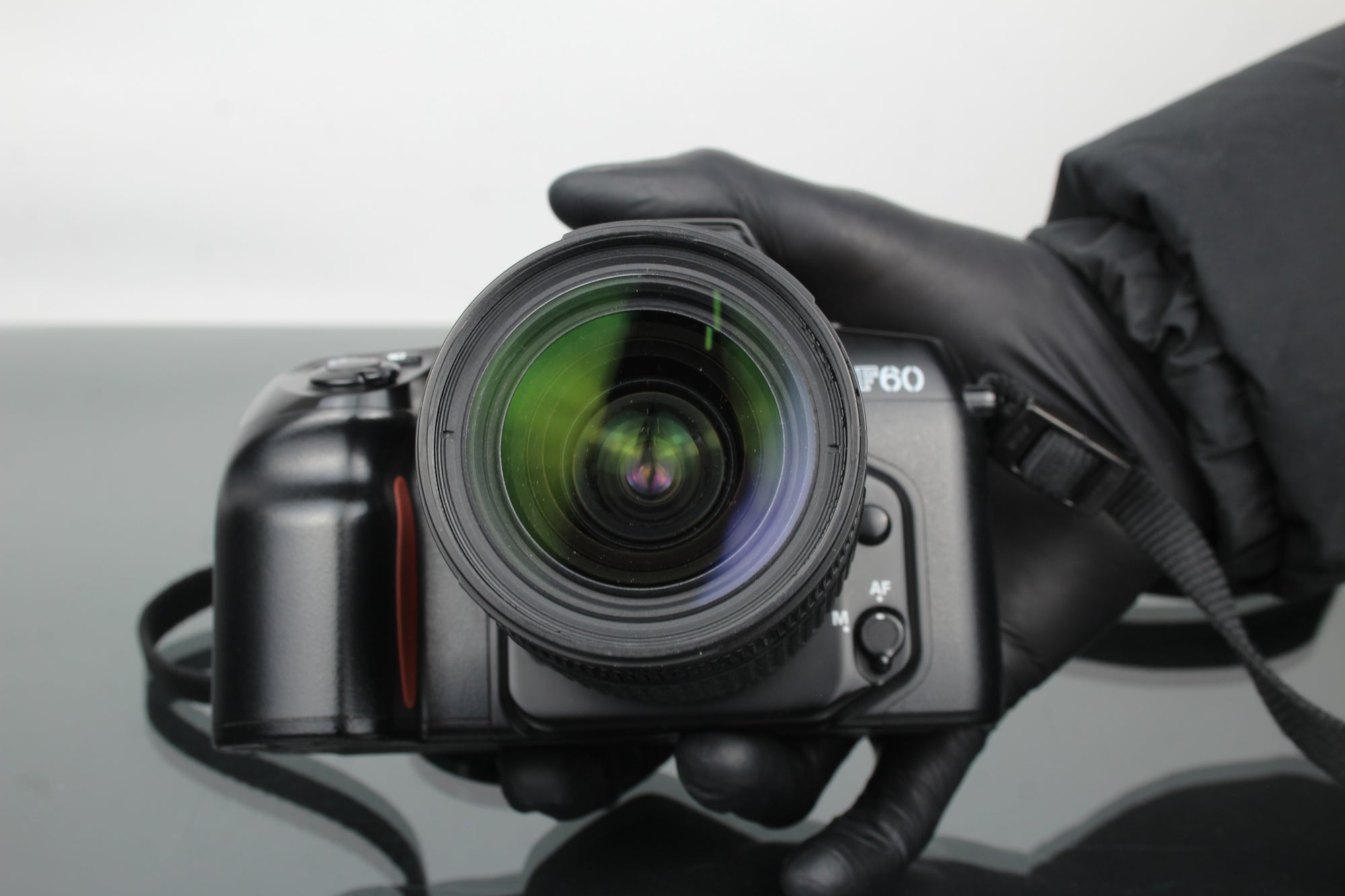 Nikon F60 + AF Nikkor 28-80mm 1:3.5-5.6 D lionsa
