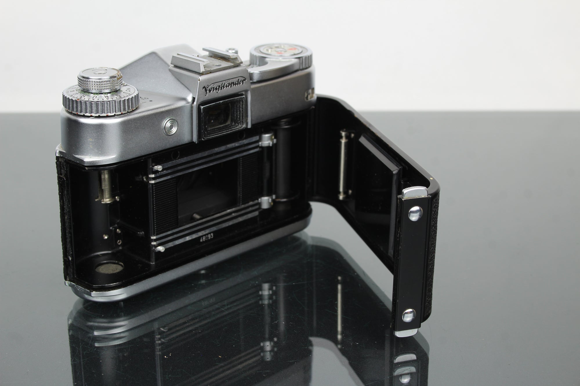 Voigtlander Bessamatic + 50mm f/2.8 Color-Skopar lens