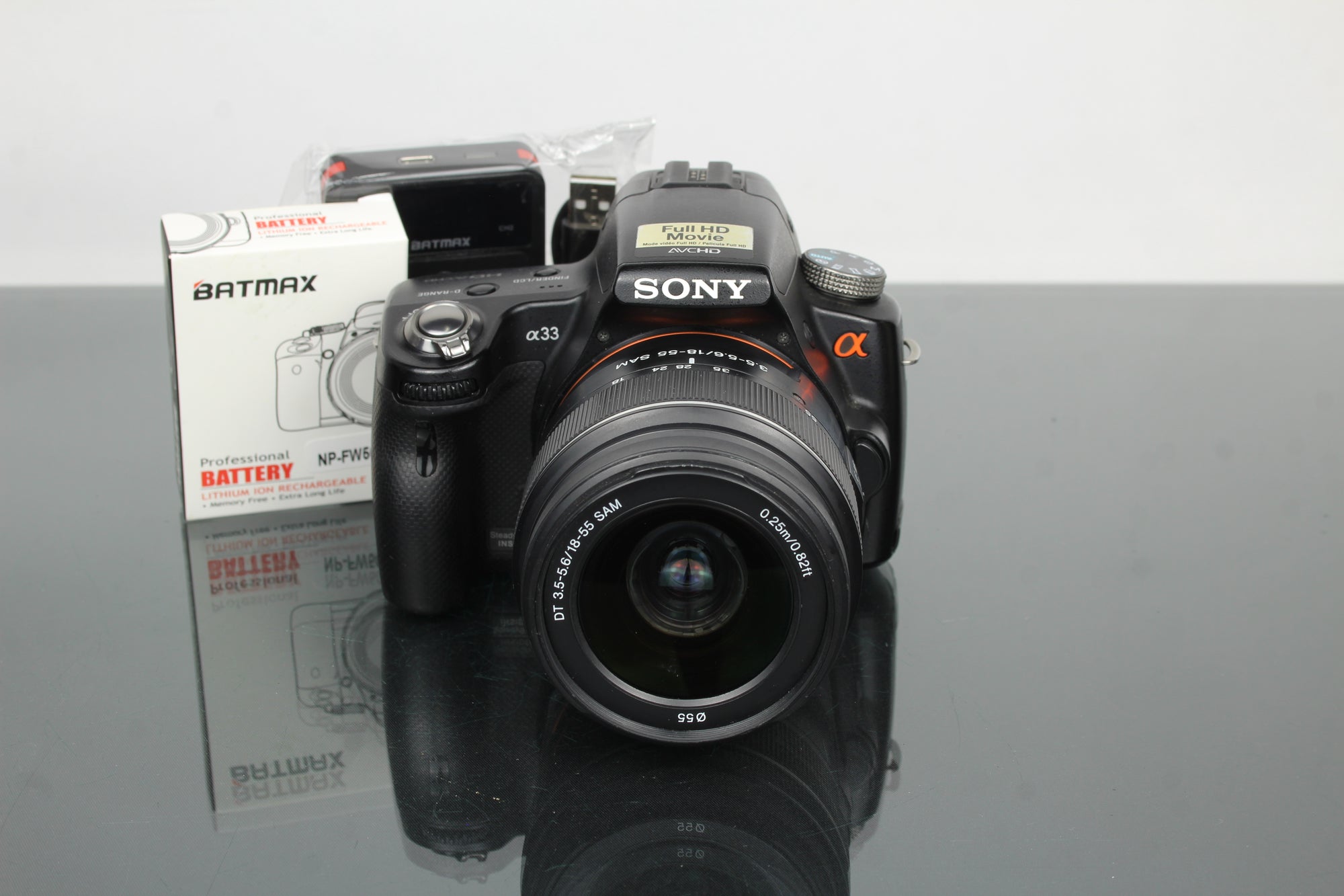 Sony SLT A33 + Sony DT 3.5-5.6/18-55 Lens