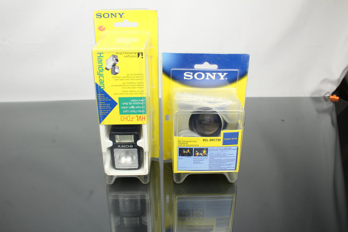Sony HVL-FDH3 Flash + Sony VCL-DH1730 Tele Conversion lens