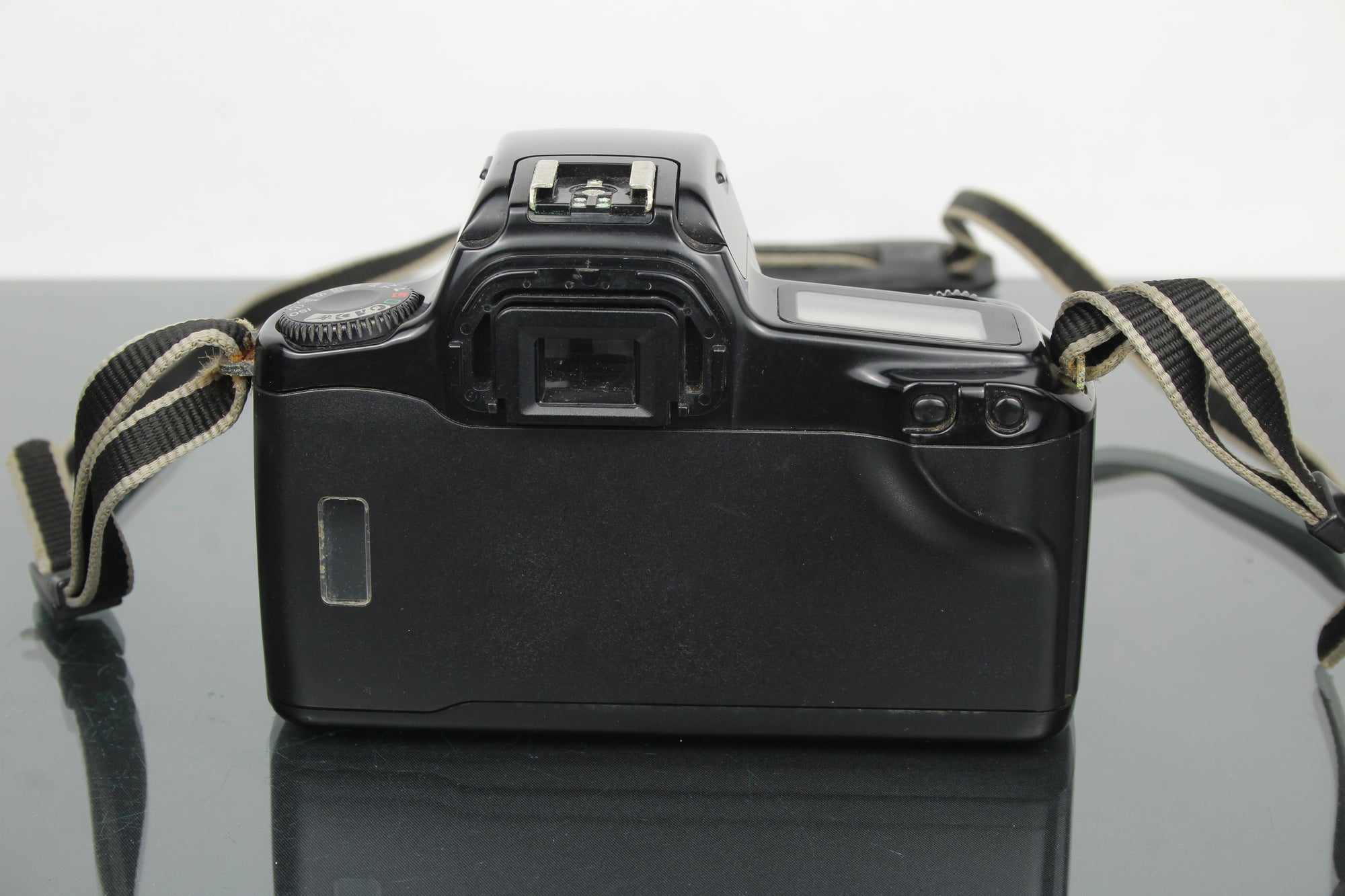 Canon EOS 1000f + 35-80mm 1:4-5.6 lionsa