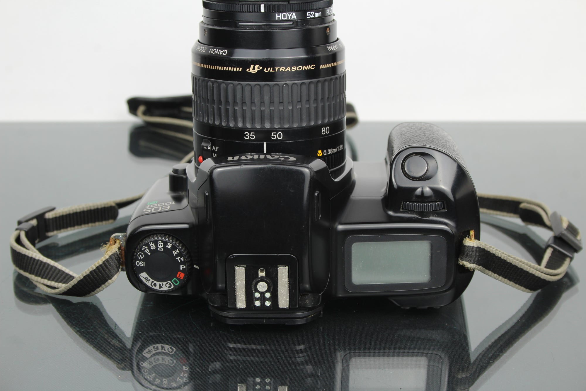 Canon EOS 1000f + 35-80mm 1:4-5.6 lionsa