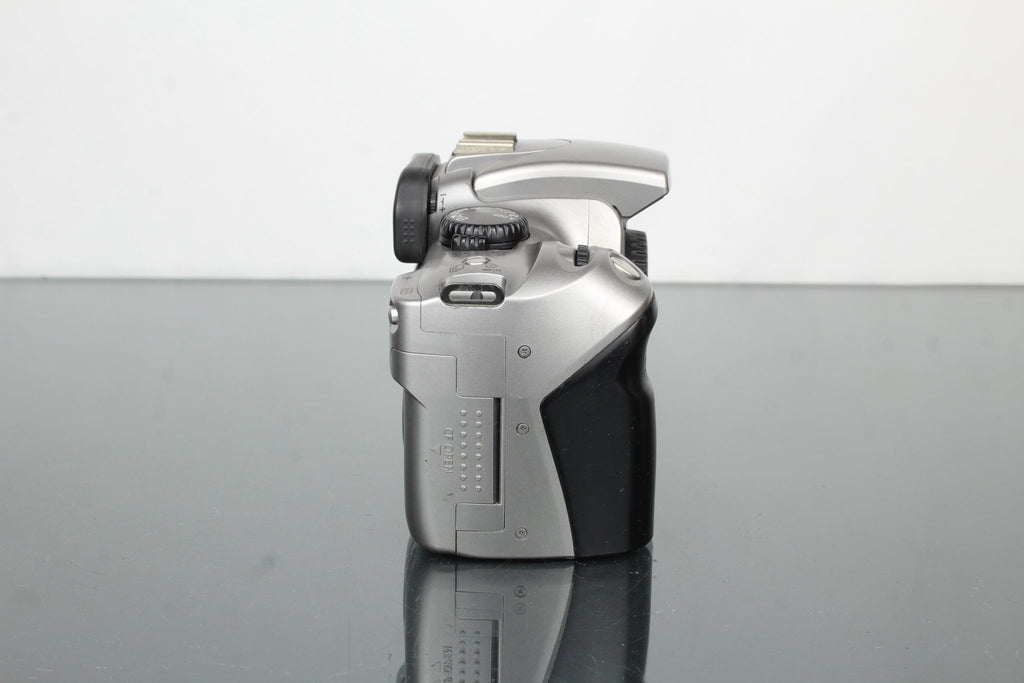Canon EOS 300D - Dutch|Thrift