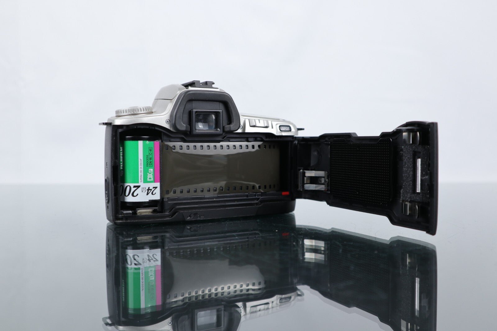 📷 Minolta Dynax 404si | 35mm SLR Film Camera | Minolta 35 - 80mm Lens - Dutch|Thrift