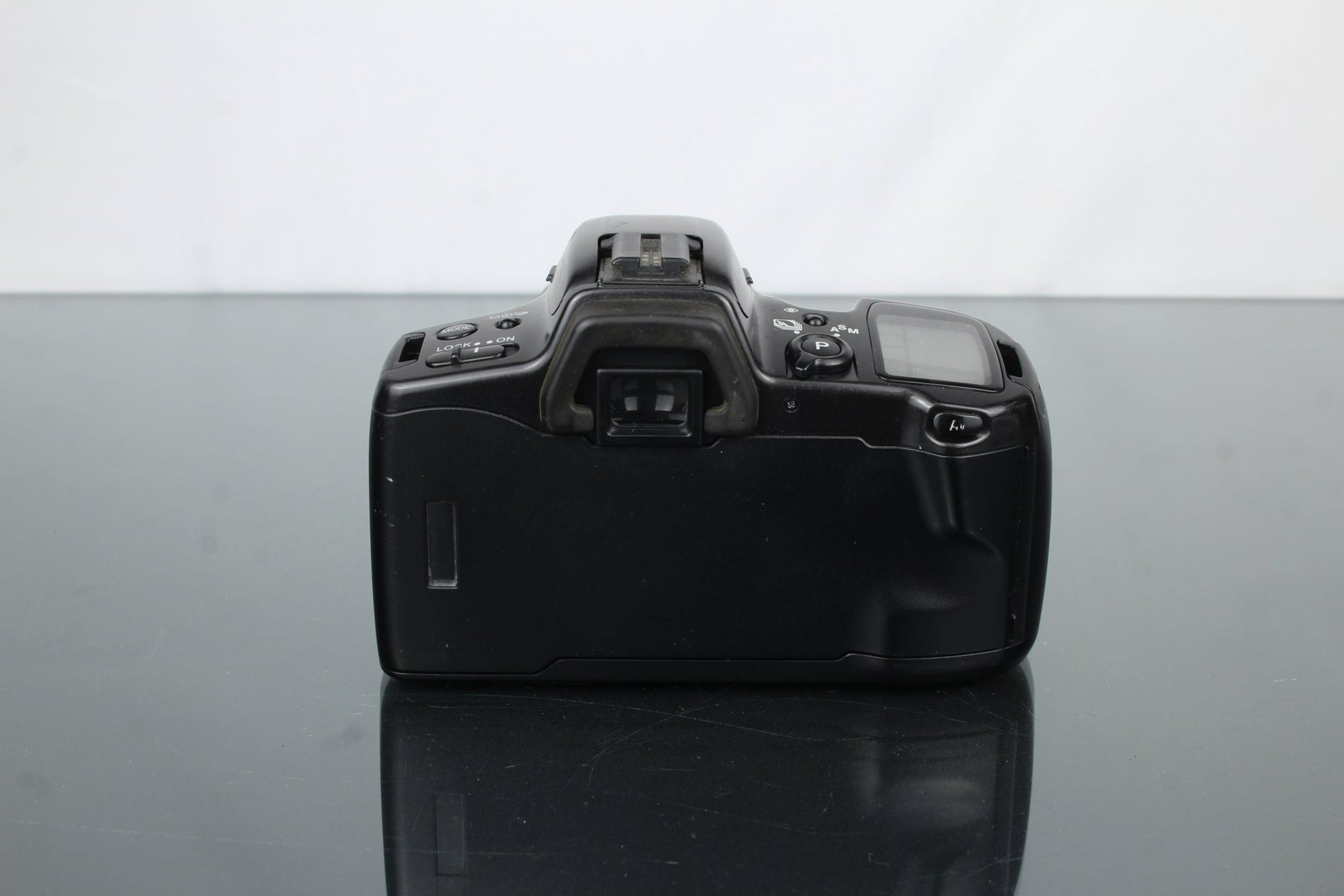 Minolta Dynax 500si + Minolta 28 - 105mm 1:3.5 - 4.5 - Dutch|Thrift