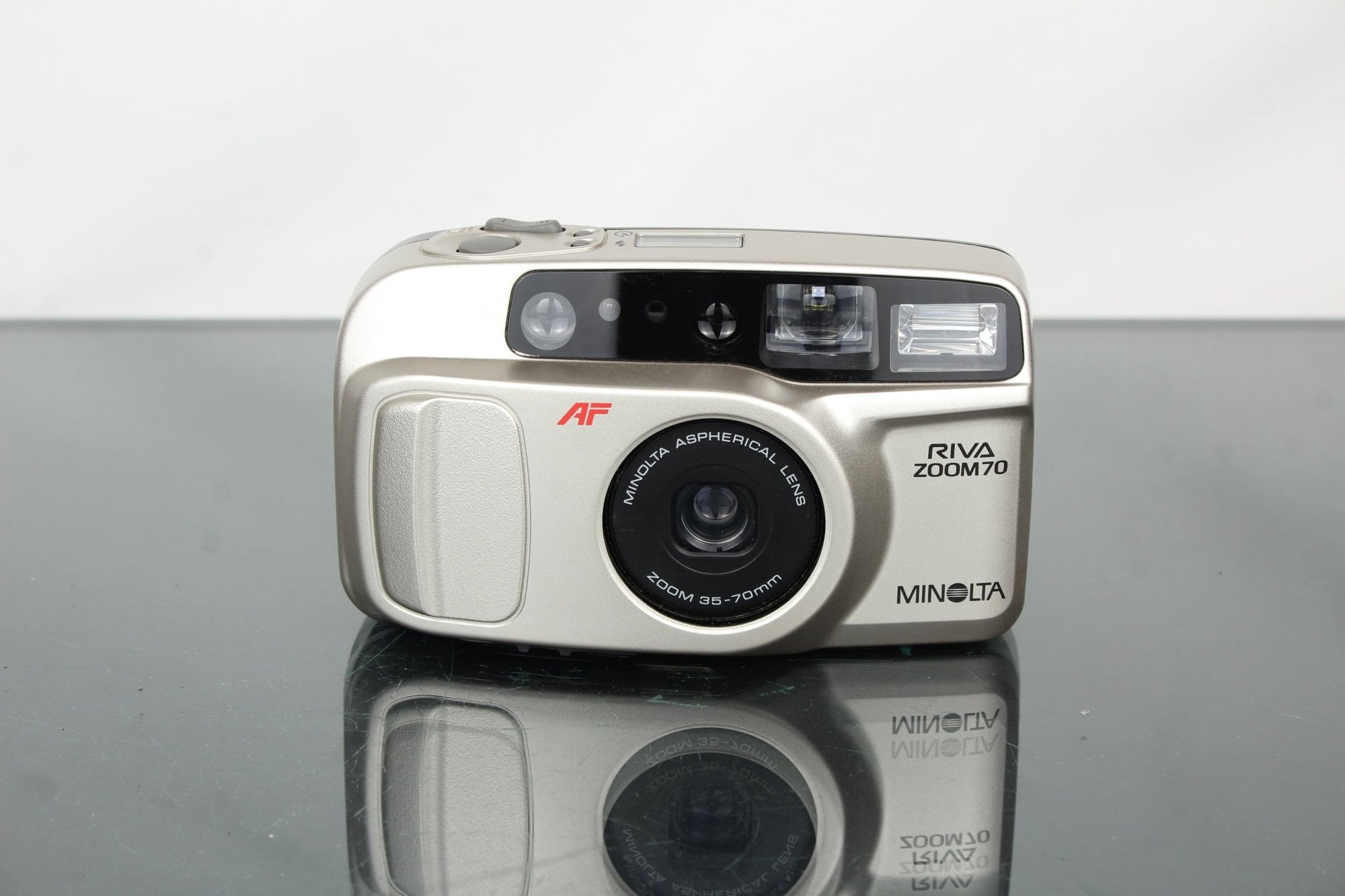 Minolta Riva Zoom 70 - Dutch|Thrift