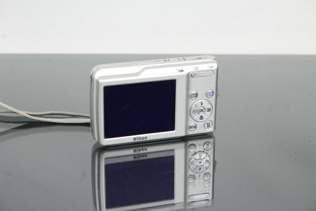 Nikon Coolpix S210 - Dutch|Thrift