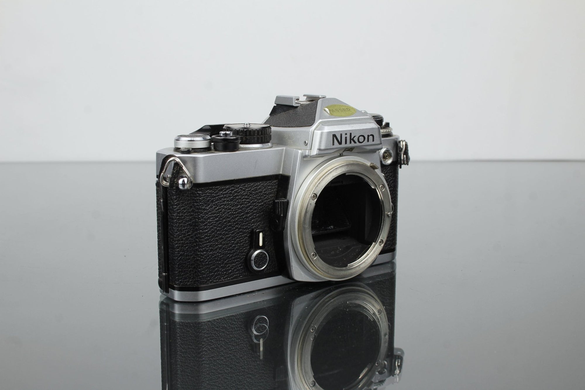 Nikon FE - Dutch|Thrift