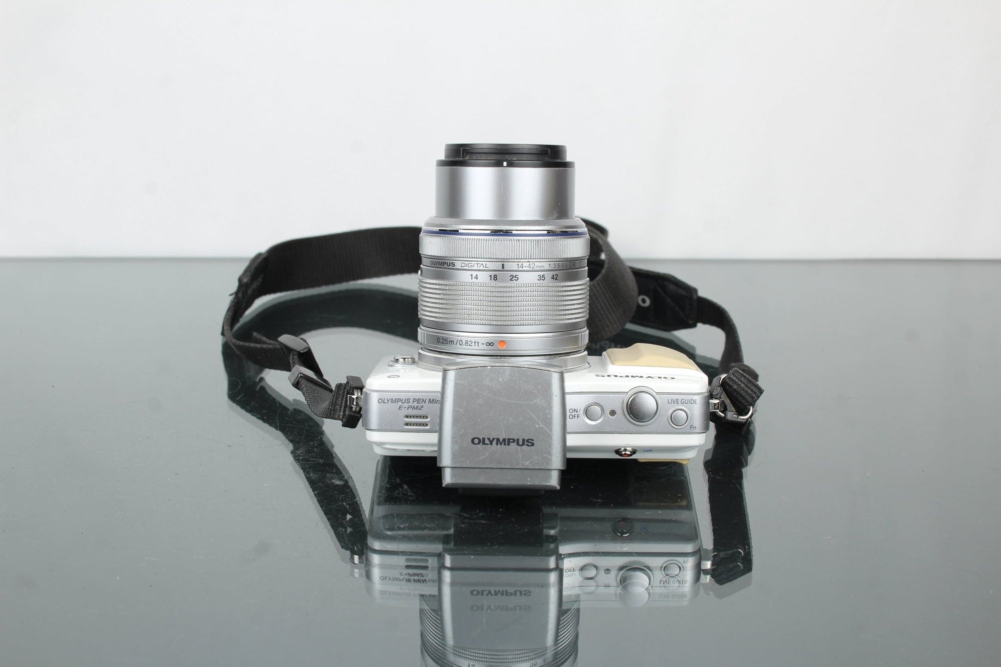 Olympus PEN Mini E - PM2 + Olympus M.Zuiko Digital 14 - 42mm 1:3.5 - 5.6 - Dutch|Thrift