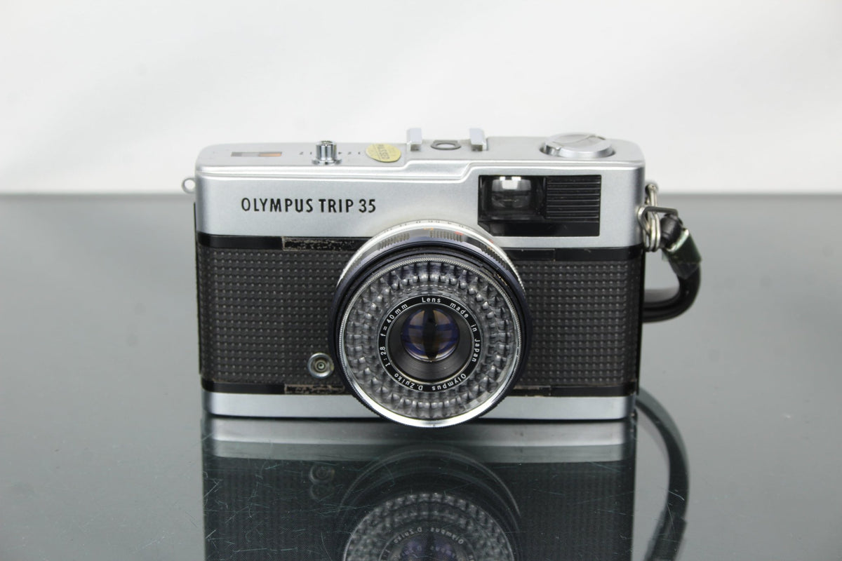 Olympus Trip 35 - Dutch|Thrift