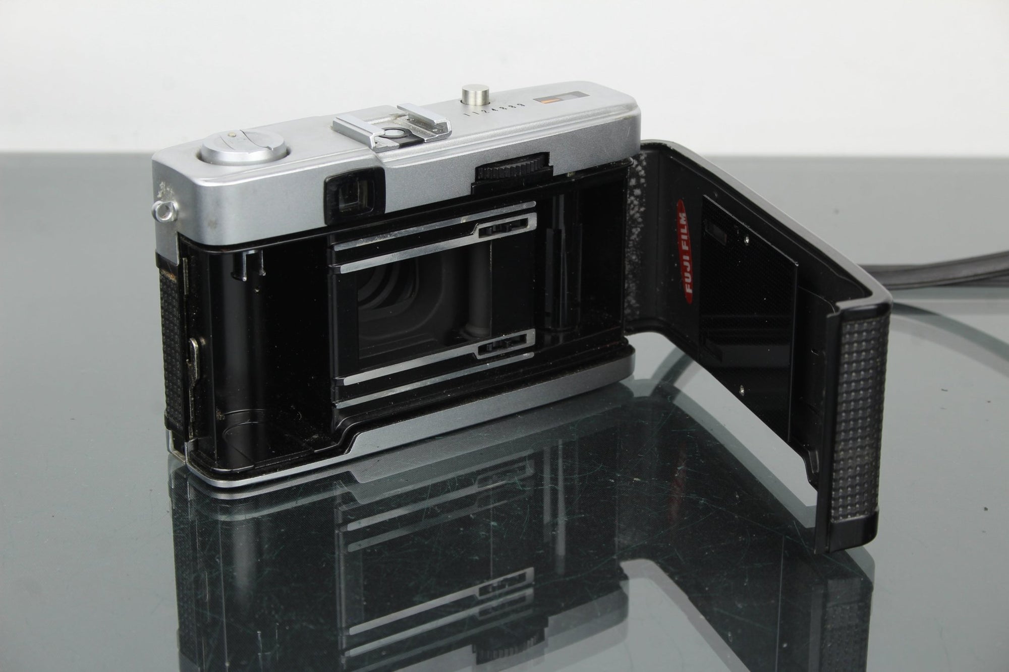 Olympus Trip 35 - Dutch|Thrift