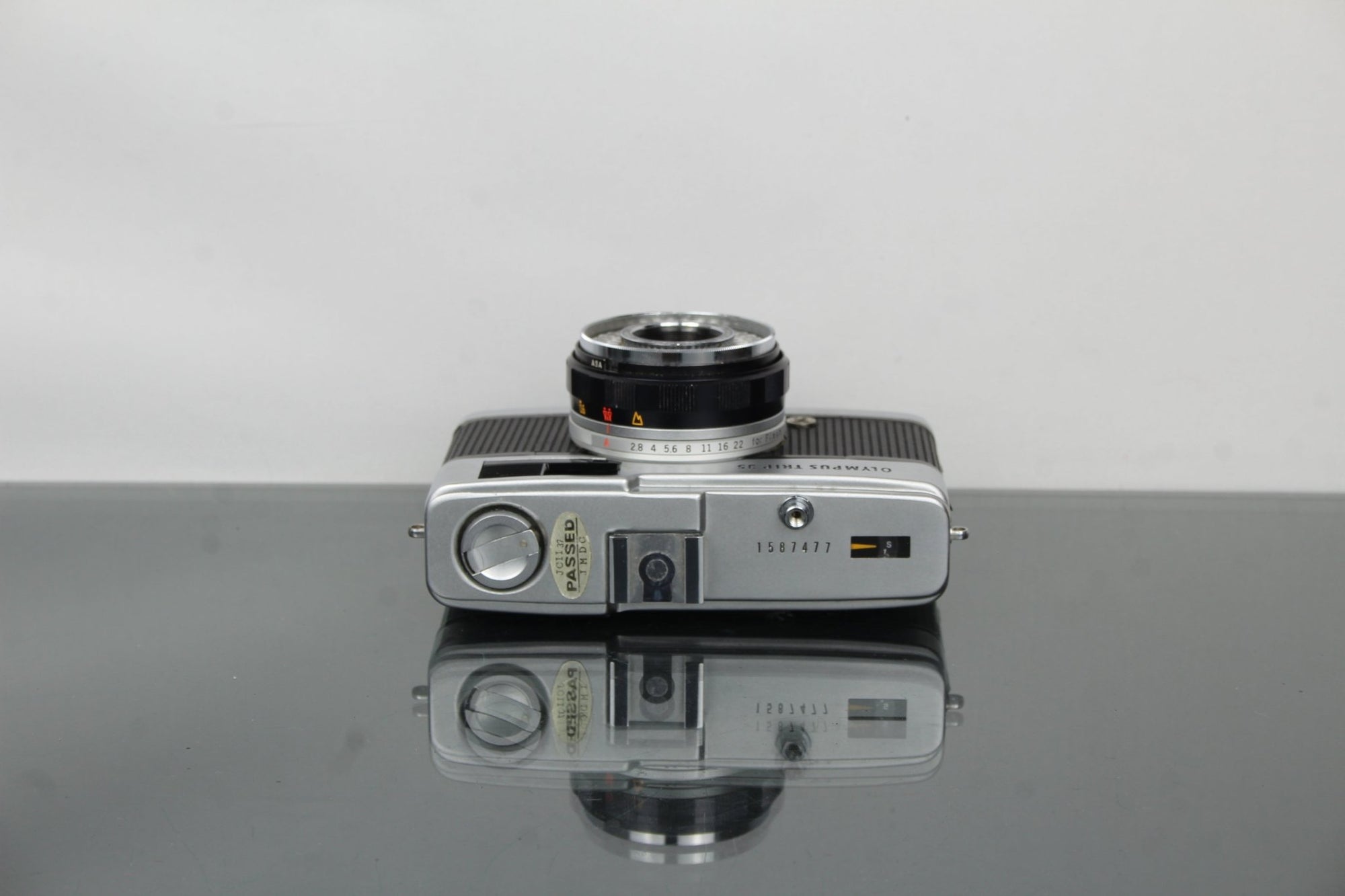 Olympus Trip 35 - Dutch|Thrift