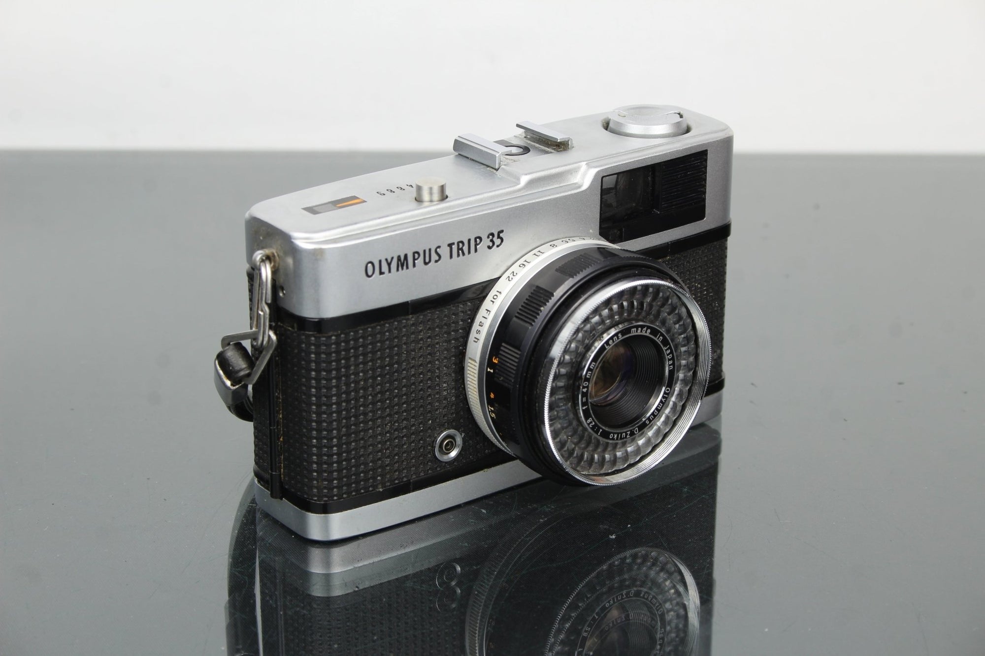 Olympus Trip 35 - Dutch|Thrift
