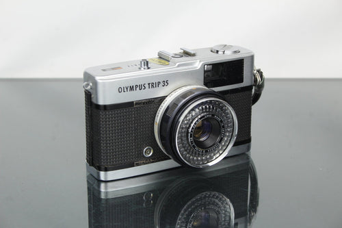 Olympus Trip 35 - Dutch|Thrift