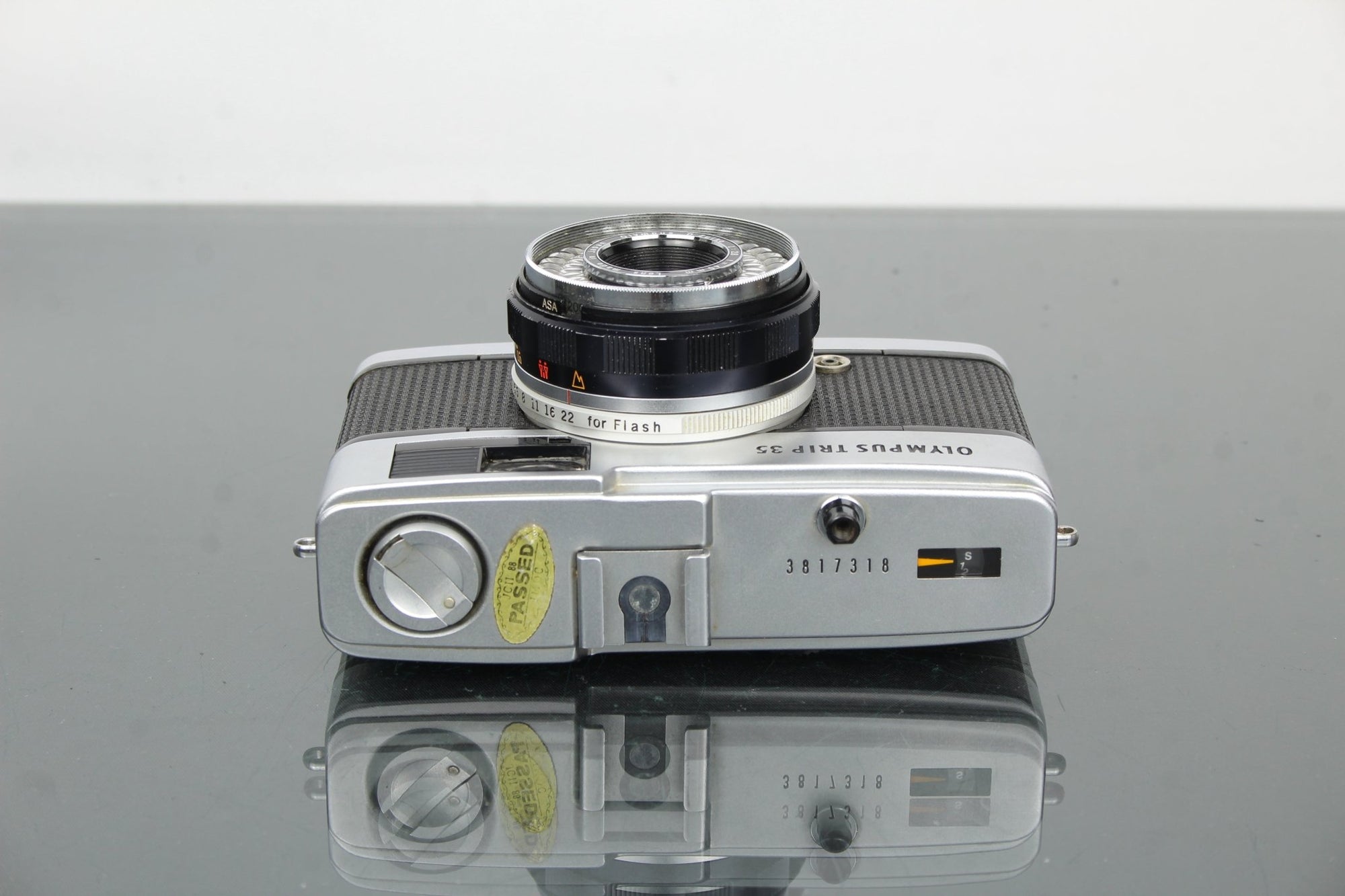 Olympus Trip 35 - Dutch|Thrift