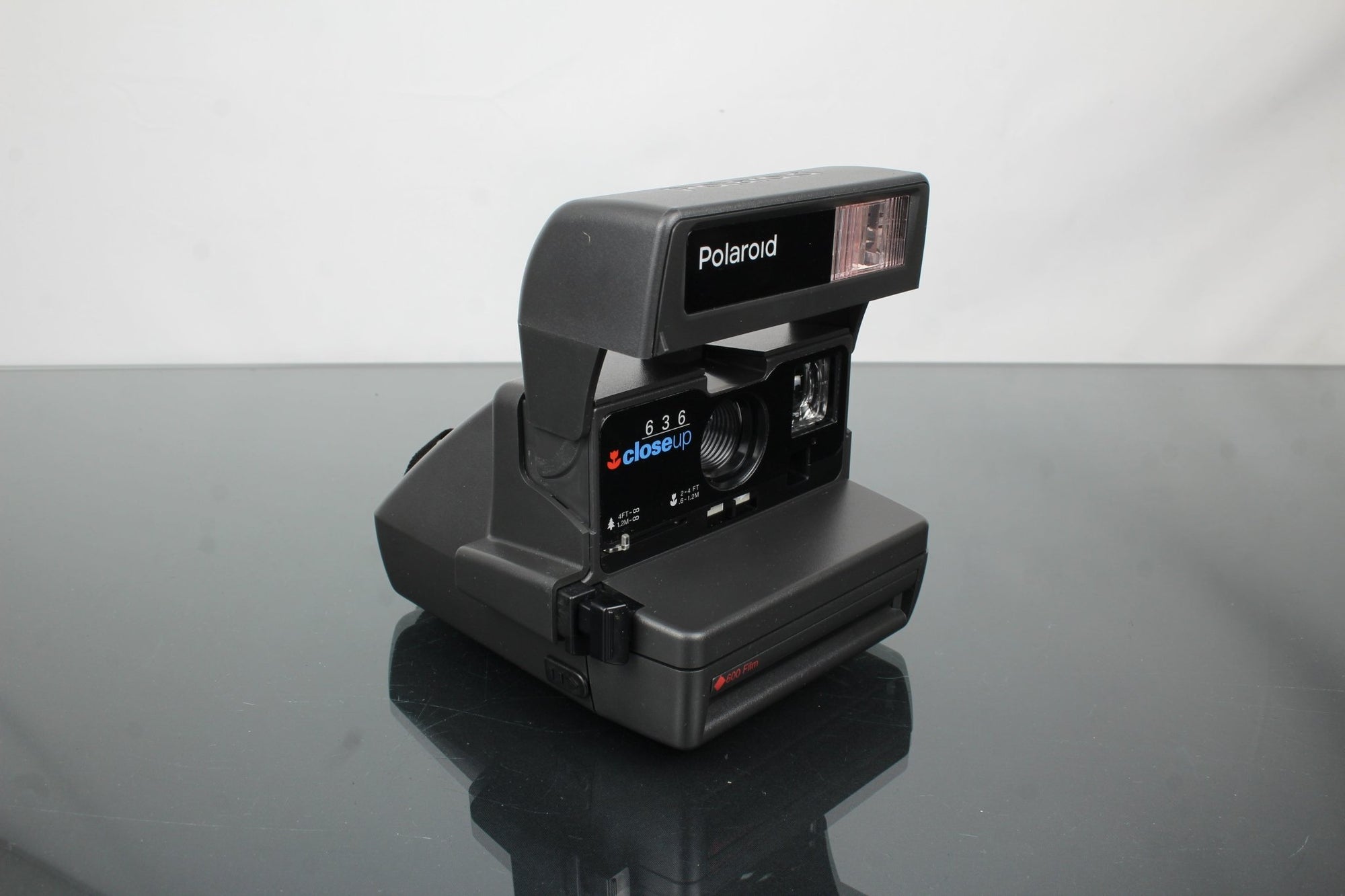 Polaroid 636 Closeup - Dutch|Thrift
