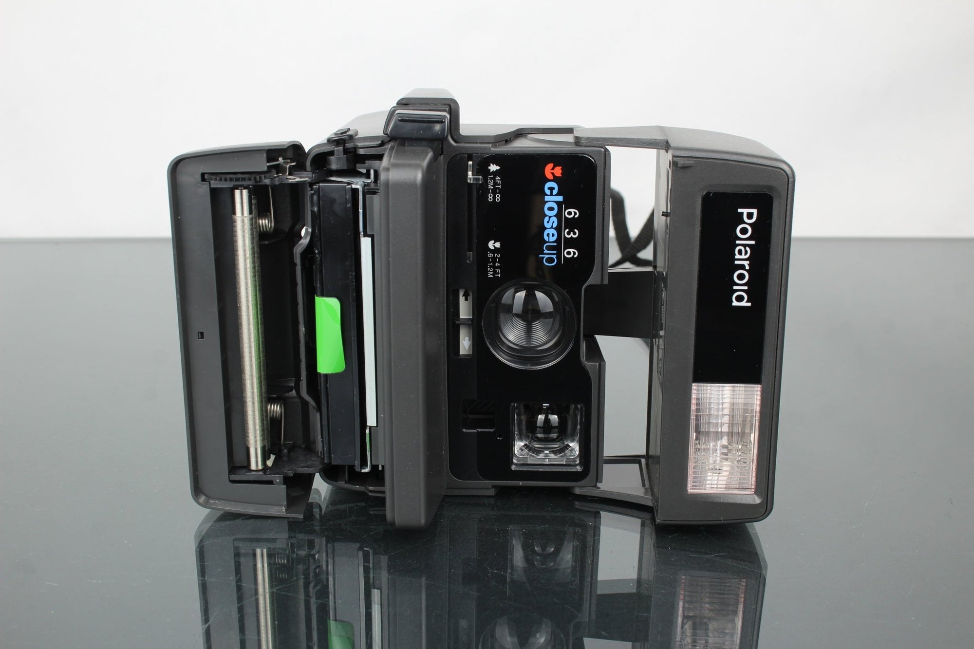 Polaroid 636 Closeup - Dutch|Thrift