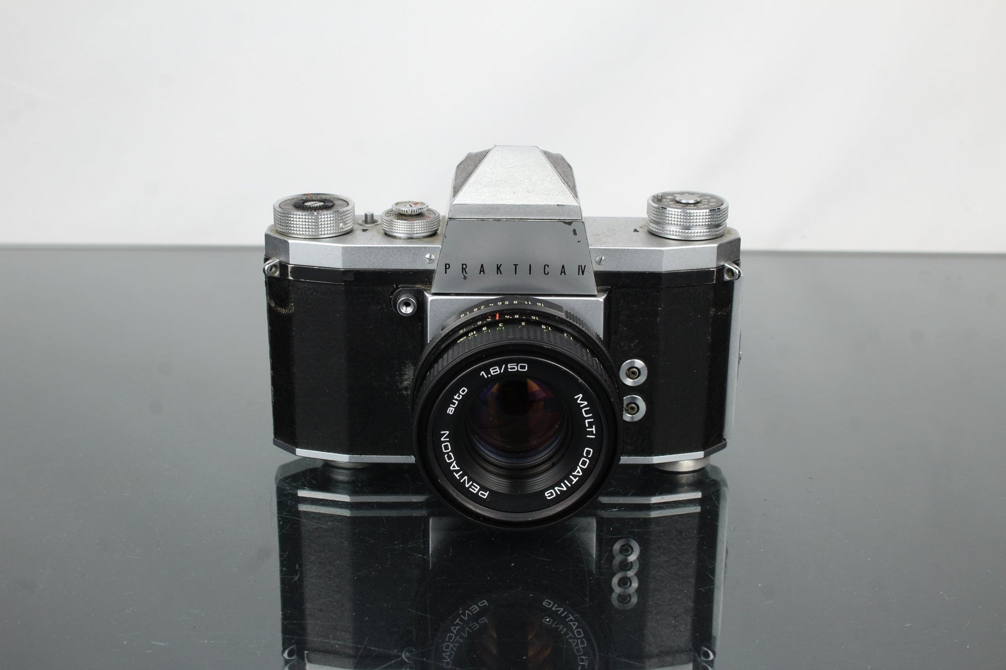 Praktica IV + Pentacon 1.8/50 - Dutch|Thrift