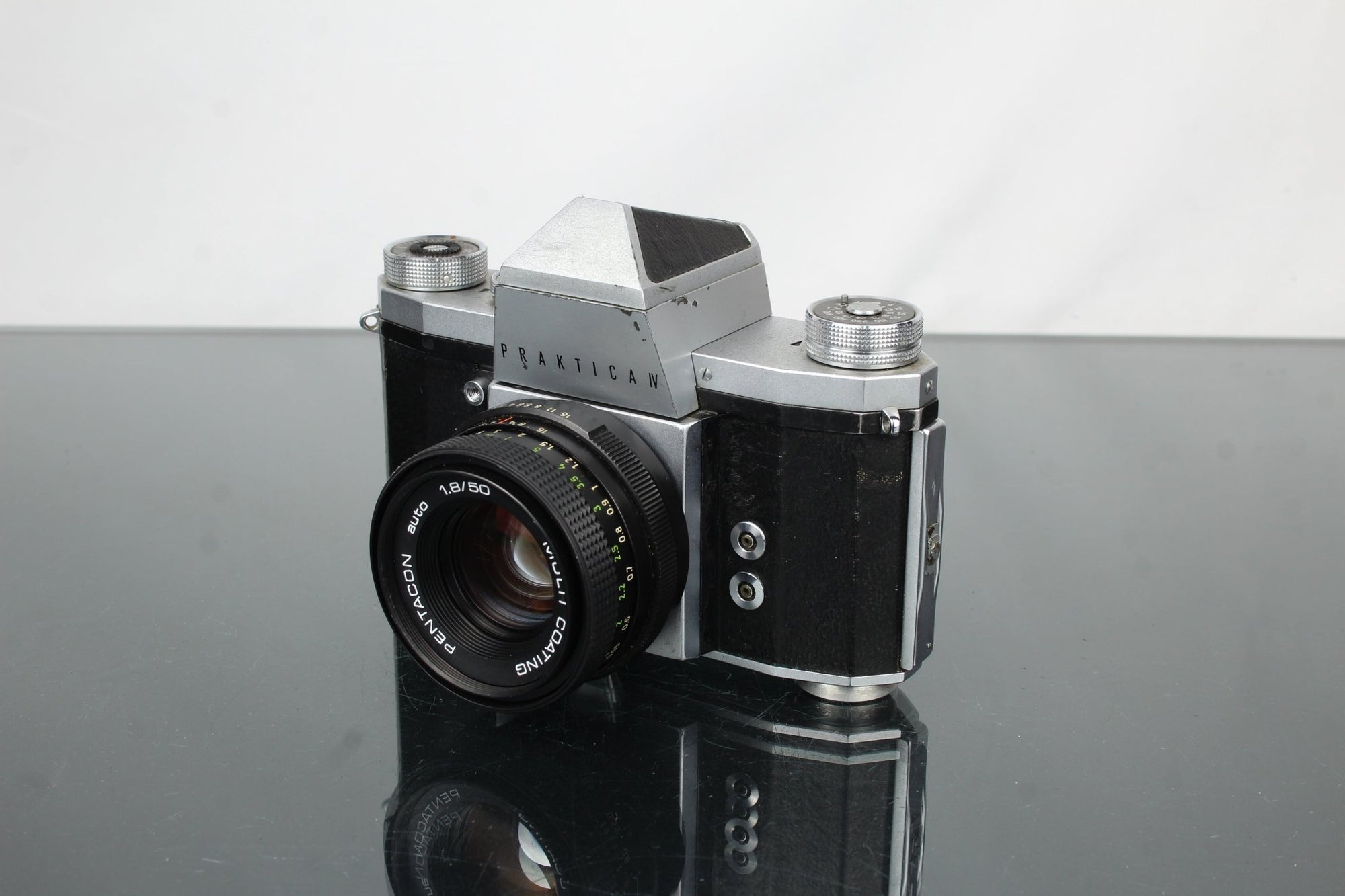 Praktica IV + Pentacon 1.8/50 - Dutch|Thrift