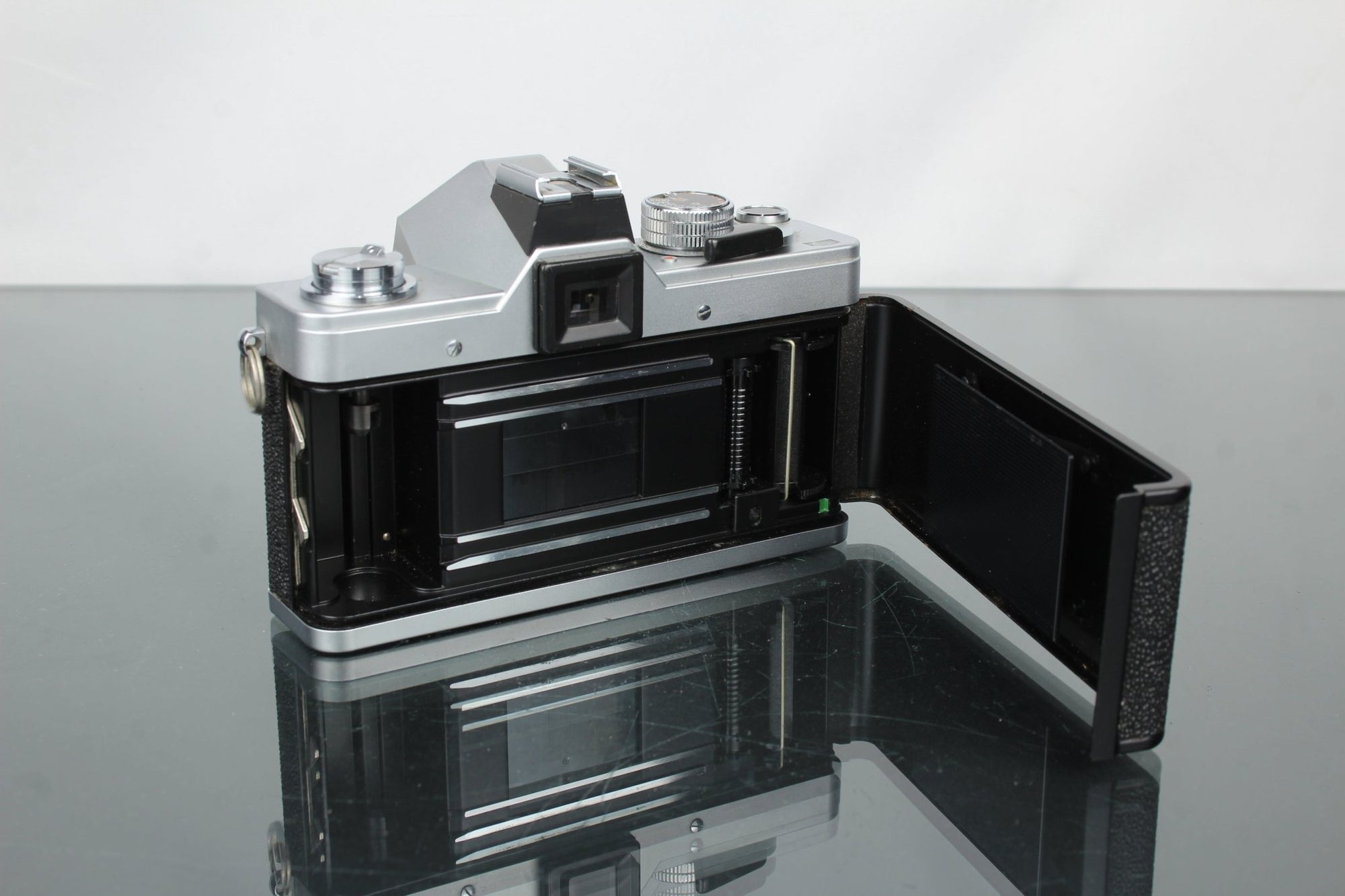 Praktica LTL 3 + Pentacon Auto 1:8/50 - Dutch|Thrift