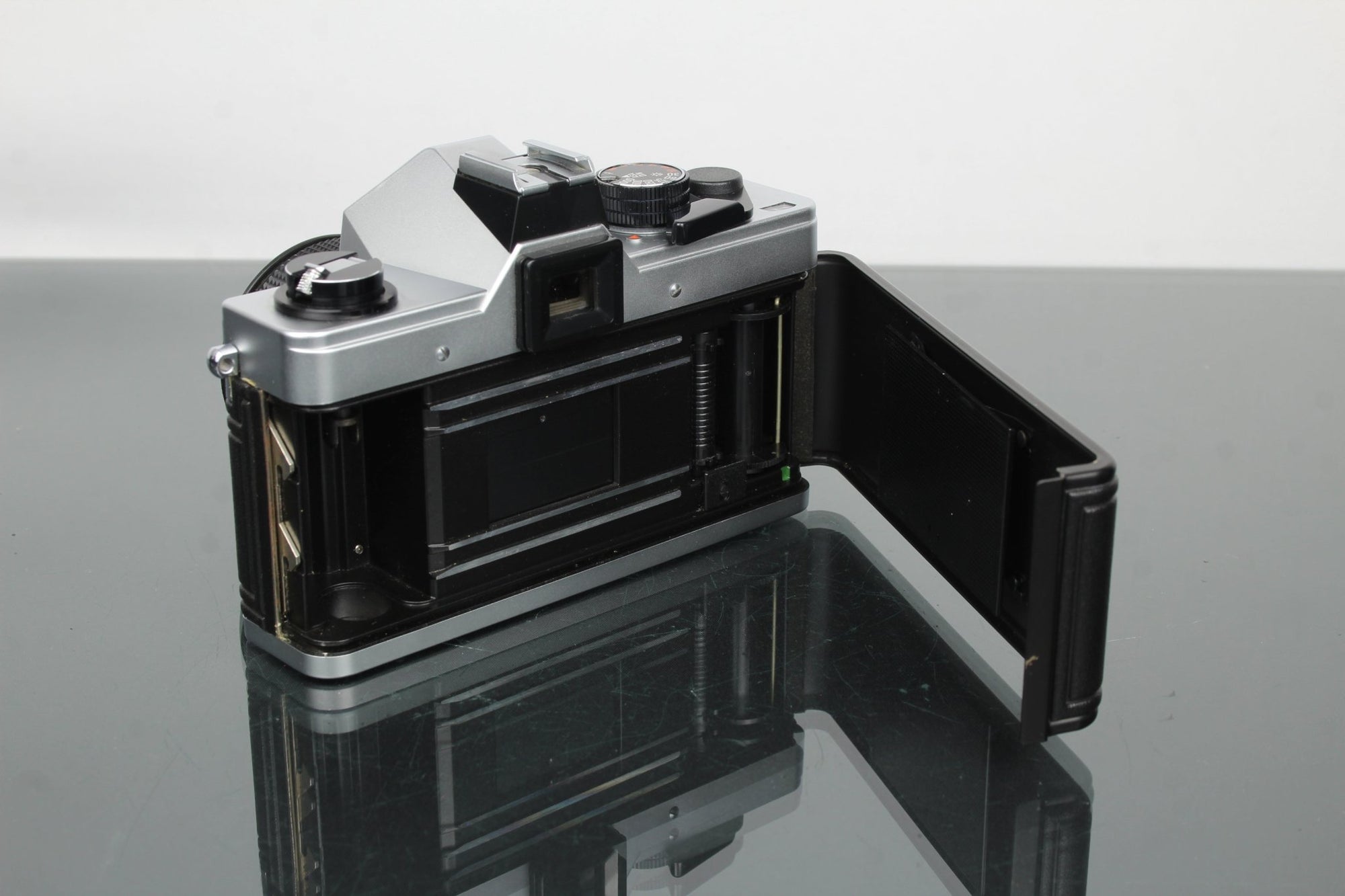 Praktika MLT 5 B + Pentacon auto 1.8/50 lens (M42 mount) - Dutch|Thrift