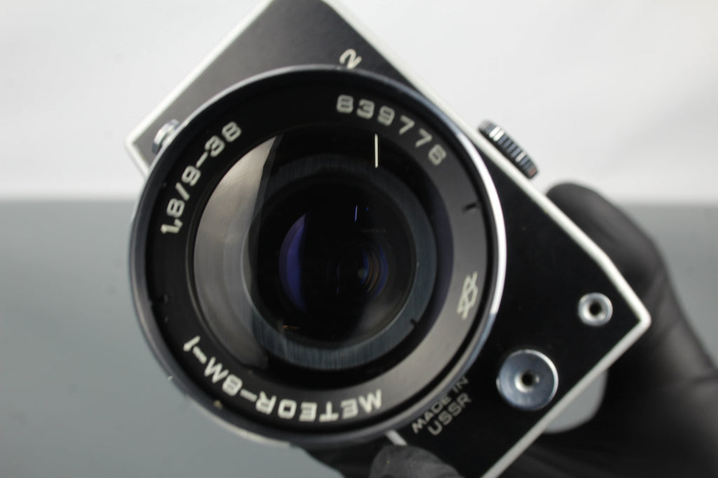 Quarz 1x8S - 2 + Meteor - 8M - 1 1.8/9 - 38 lens - Dutch|Thrift