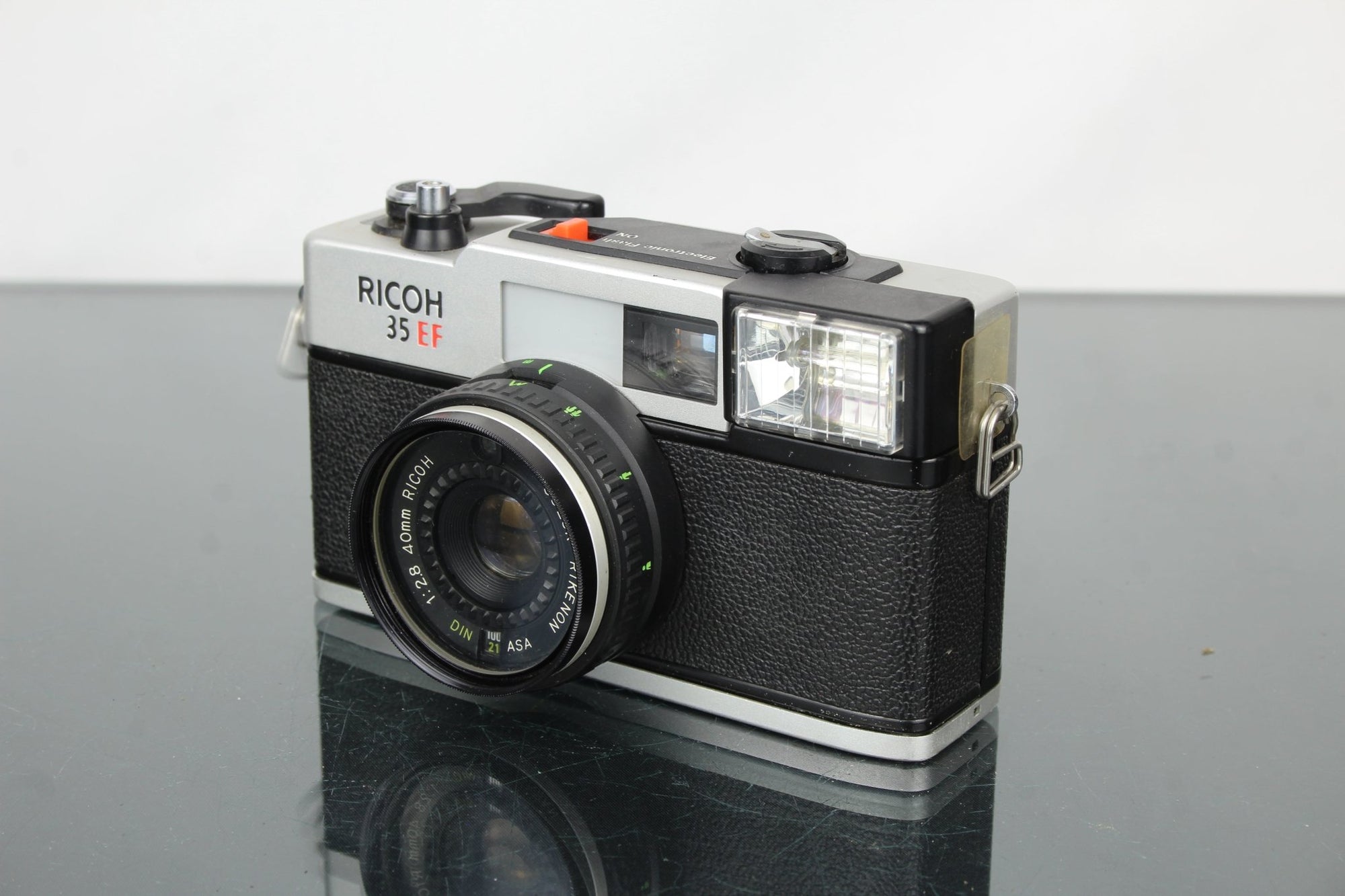 Ricoh 35 EF - Dutch|Thrift