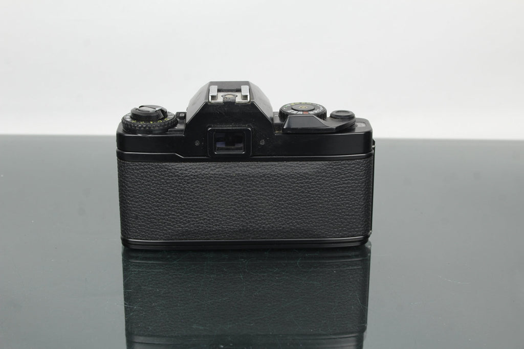 Ricoh KR - 10 Super + Rikenon 35 - 70mm 1:3.4 - 4.5 lens - Dutch|Thrift