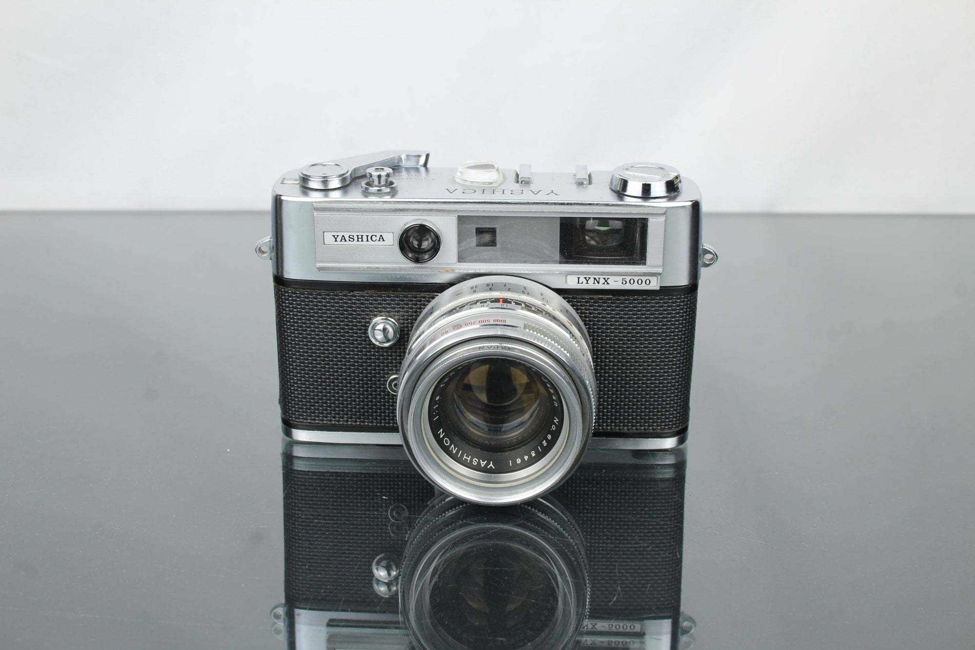 Yashica LYNX - 5000 + Yashinon 1:1.8 45mm lens - Dutch|Thrift