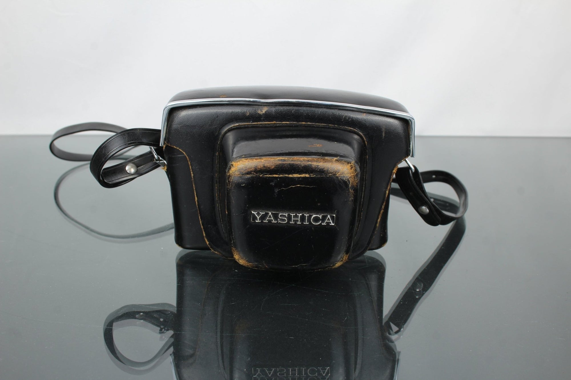 Yashica LYNX - 5000 + Yashinon 1:1.8 45mm lens - Dutch|Thrift